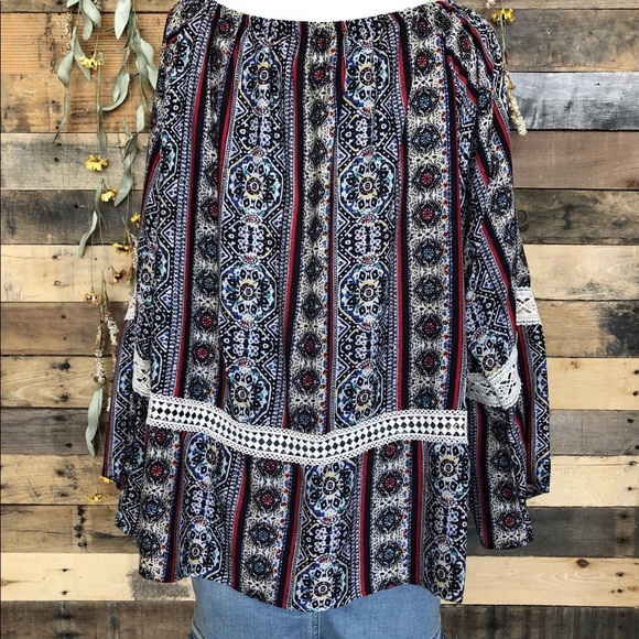 Elizabeth Top-plus - Picture 3 of 3